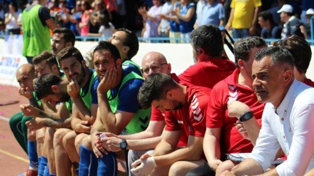 Manu Calleja en el banquillo el pasado domingo. Foto: UD Socuéllamos