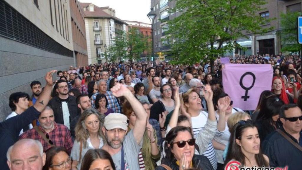 concentracion manifestacion valladolid manada feminista 19