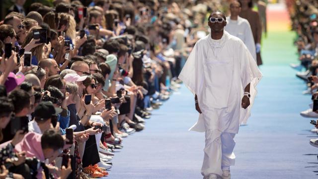 Uno de los modelos en la pasarela de París. EFE.