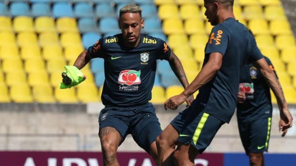 Neymar entrena con Brasil. Foto Twitter (@CBF_Futebol)