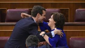 Los candidatos Soraya Sáenz de Santamaría y Pablo Casado en el Congreso de los Diputados.