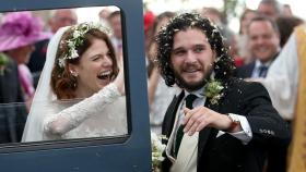 Kit Harington y Rose Leslie en su boda.