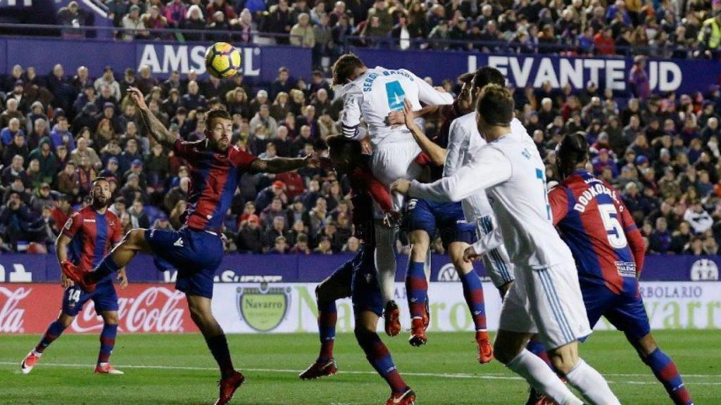 Gol de cabeza de Ramos al Levante