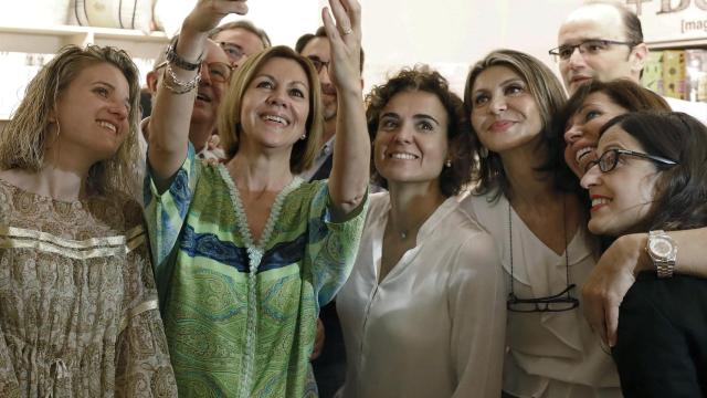 Selfie de Cospedal con Montserrat en Barcelona