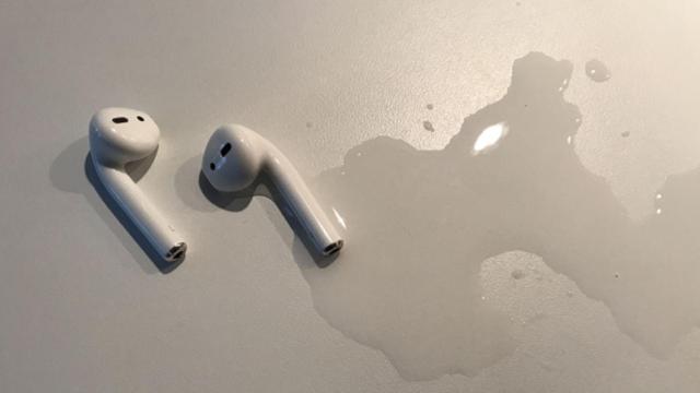 apple airpods en el agua resistencia al agua