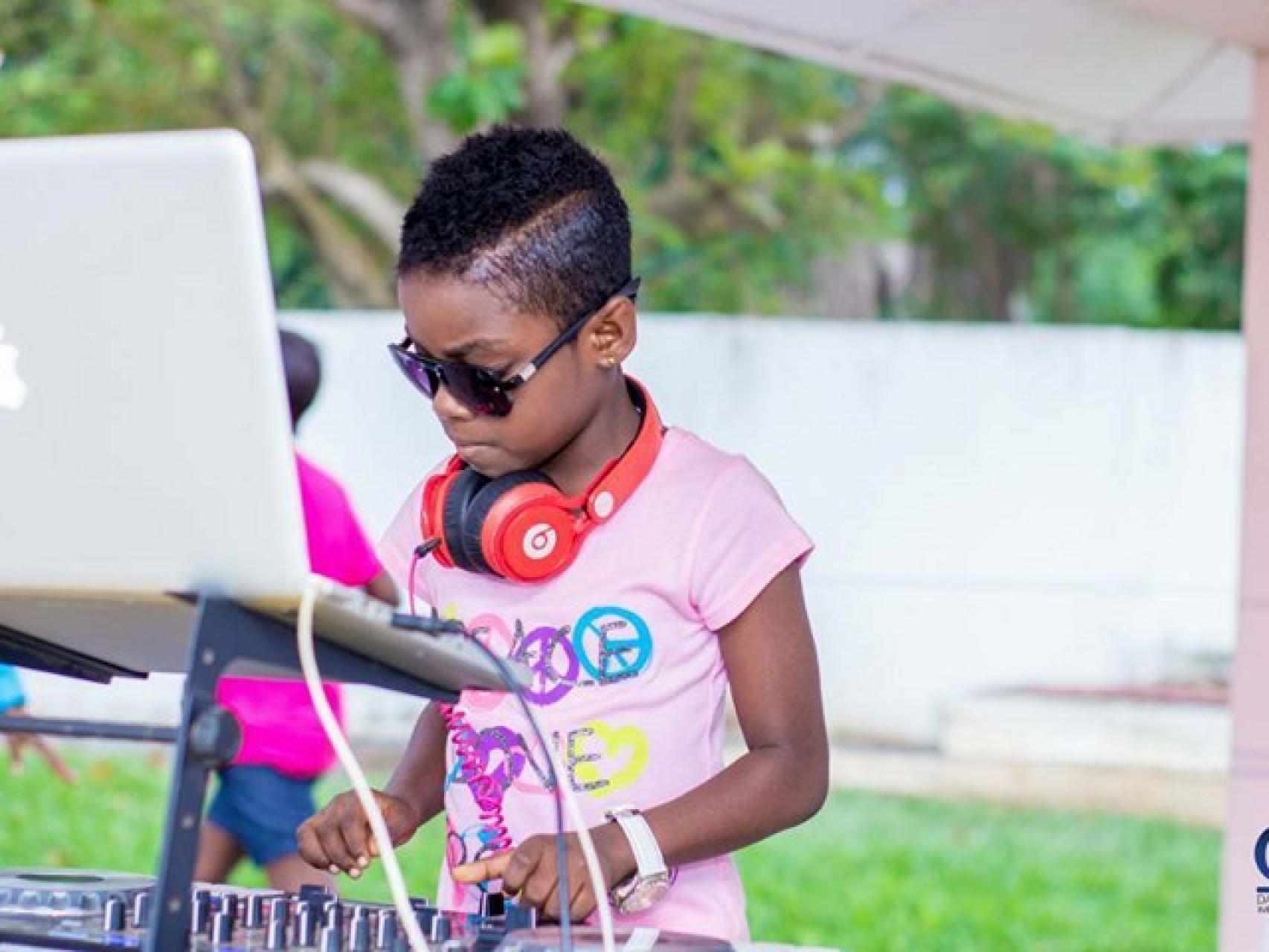 DJ Switch, Erica Tandoh, la niña de Ghana que revoluciona el mundo de la música.