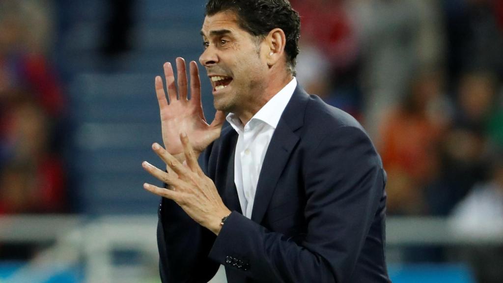 Fernando Hierro, durante el partido España - Marruecos.