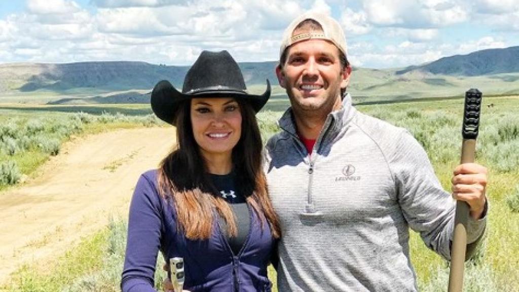 Donald Trump Jr.  junto a Kimberly Guilfoyle.