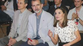 El ministro astronauta Pedro Duque, el rey Felipe y la reina Letizia.