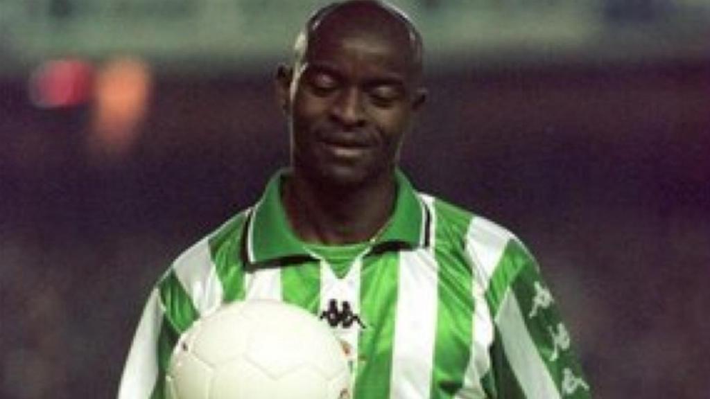 Finidi George, exjugador del Betis. Foto: realbetisbalompie.es