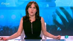 La presentadora Mara Torres vestida de negro, la forma de protesta escogida por los empleados de RTVE contra la manipulación en la corporación.