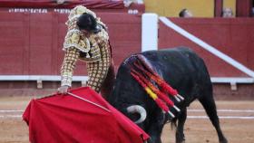 Extraordinario derechazo de Perera al buen cuarto de Jandilla premiado con el indulto.