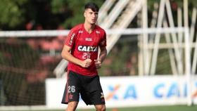 Matheus Thuler en un entrenamiento. Foto: flamengo.com.br