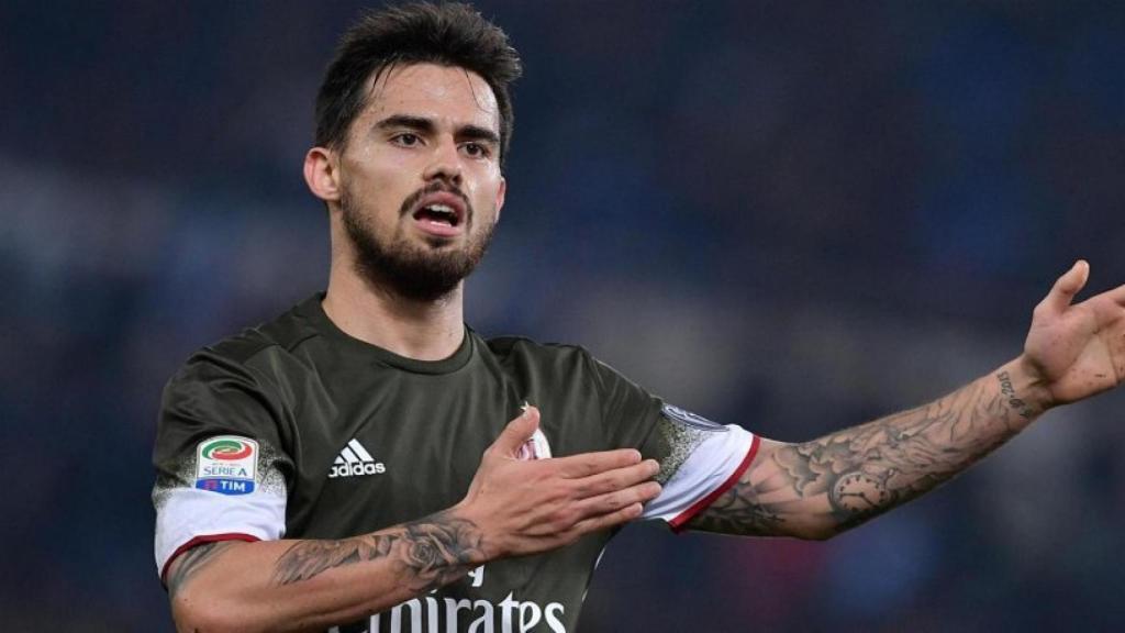 Suso gesticula durante un partido del Milan. Foto: acmilan.com