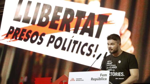 Rufián lee la carta de Junqueras este sábado.