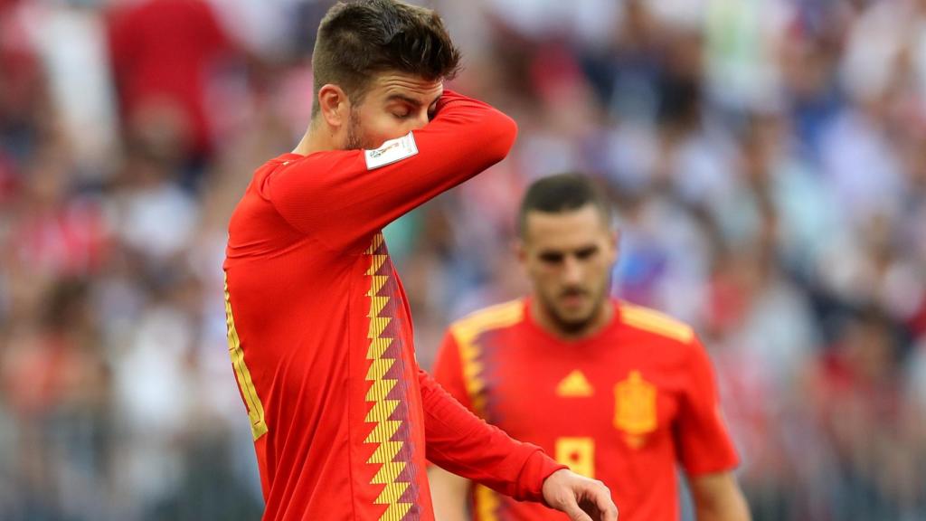 Gerard Piqué, con Koke al fondo.