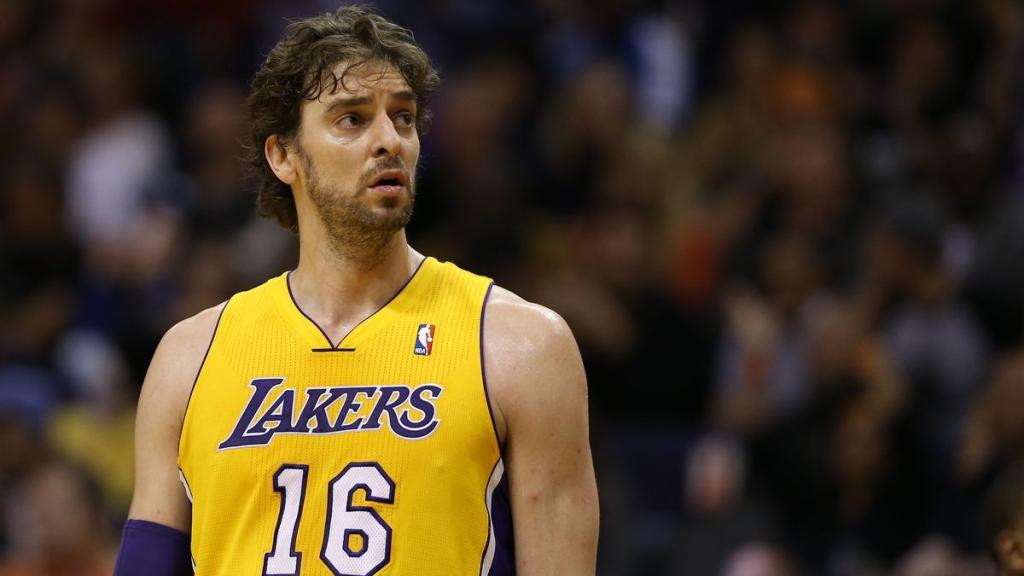 Pau Gasol, con el '16' en Los Ángeles Lakers