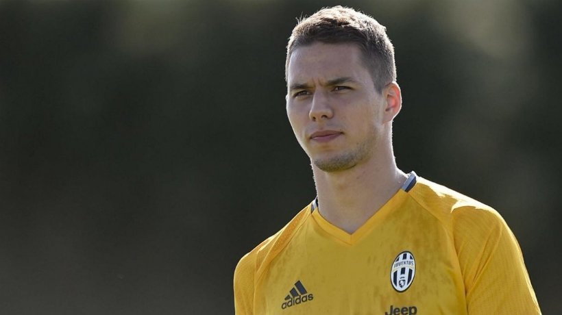 Pjaca entrena con la Juventus. Foto: Twitter @juventusfc).