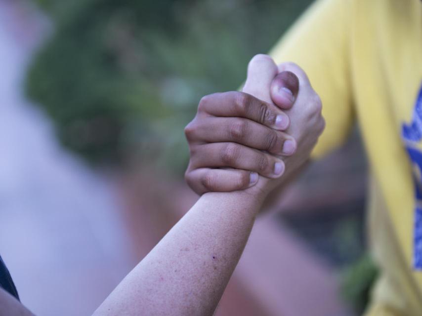 Elena Marigorta y Willy de la mano.