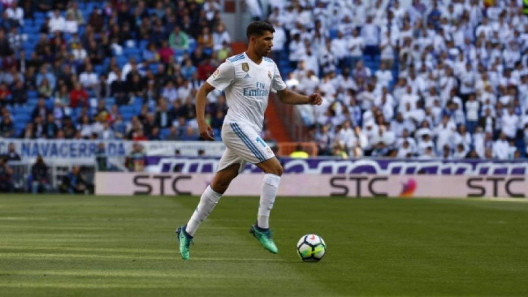 Achraf conduce el balón. Foto: Pedro Rodriguez/El Bernabéu