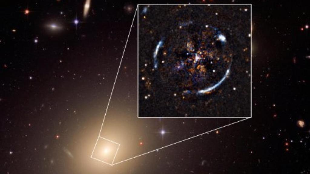 Image: Einstein, lentes gravitacionales y un amor renacido