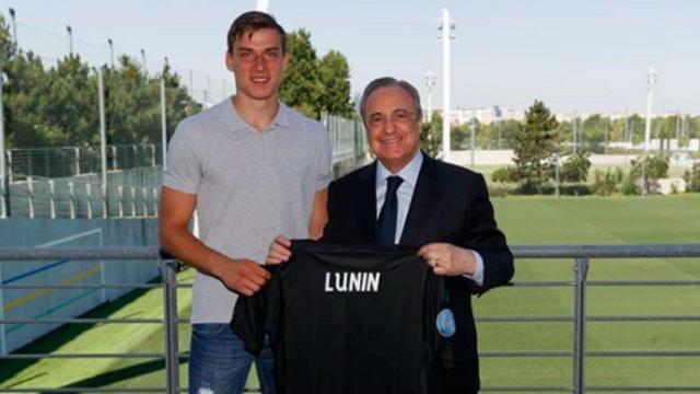 Lunin, junto a Florentino Pérez. Foto Instagram (@lunin_12)