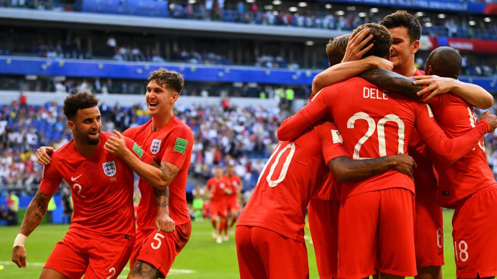 Inglaterra celebra el gol de Dele Alli.