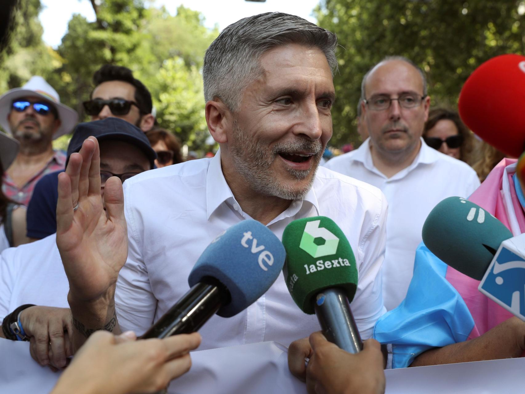 Grande-Marlaska, durante la manifestación del Orgullo.