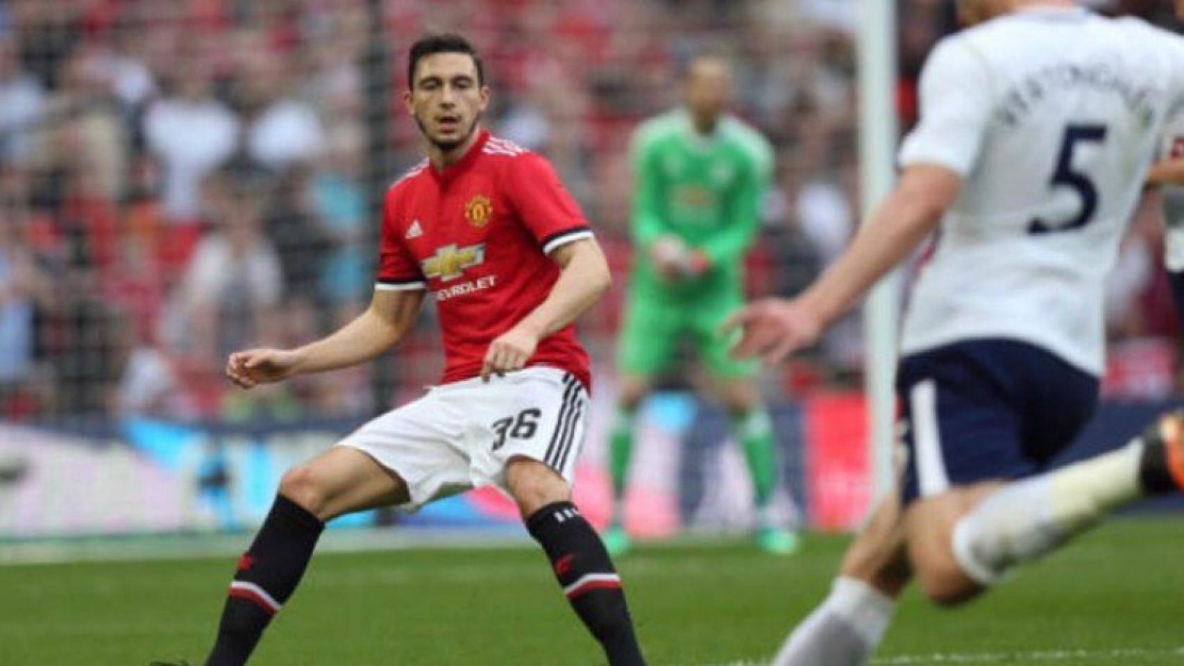 Matteo Darmian en un partido con el United.
Foto: Twitter (@DarmianOfficial)
