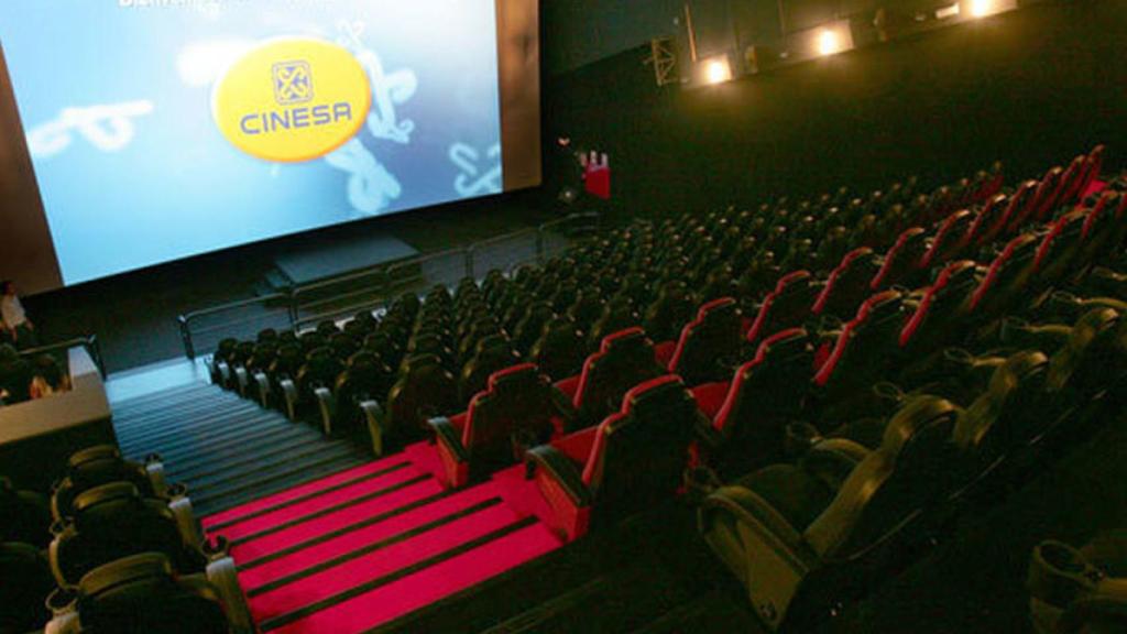 Una sala de cine vacía.