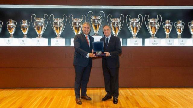 Ivan duque junto a Florentino Perez.