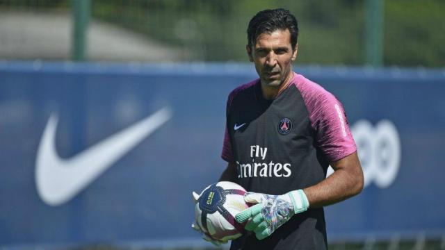 Buffon entrena con el PSG. Foto: Twitter (@PSG_inside)