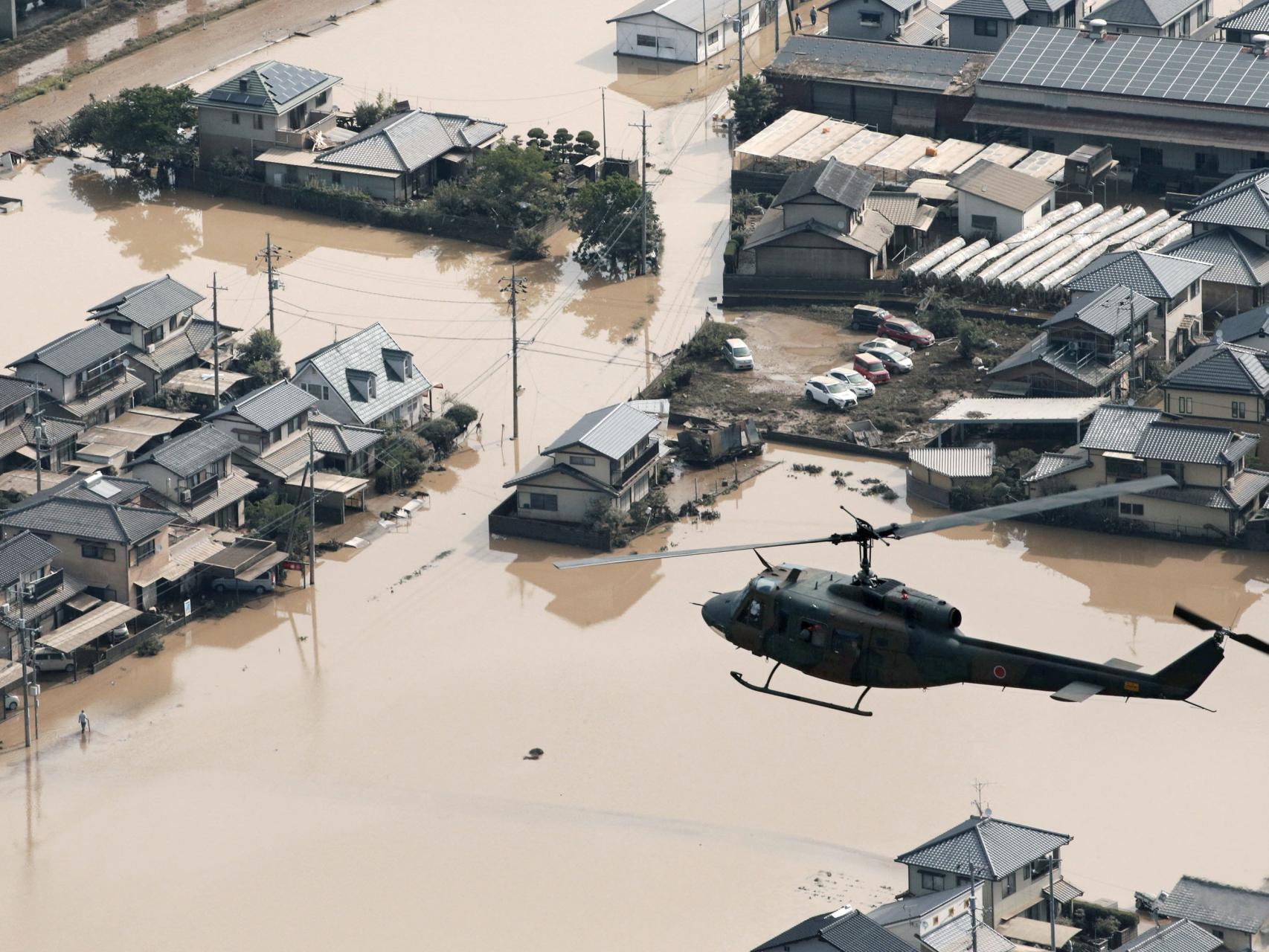 Siete helicópteros buscan sobrevivientes.