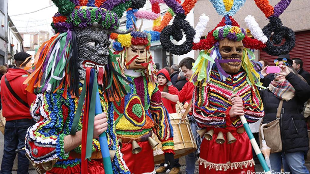 'Os boteiros' de Viana do Bol en pleno Carnaval.