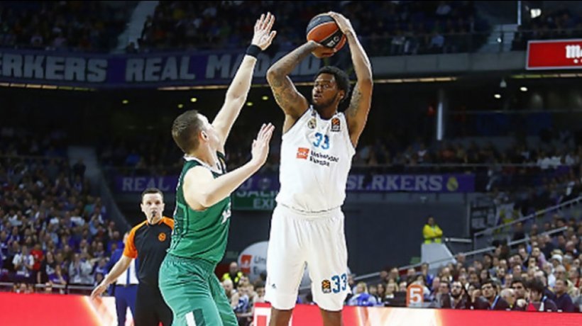 Trey Thompkins tira a canasta. Foto: (ACB.COM)