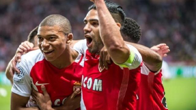 Mbappé y Falcao. Foto: Twitter: (@as_monaco)