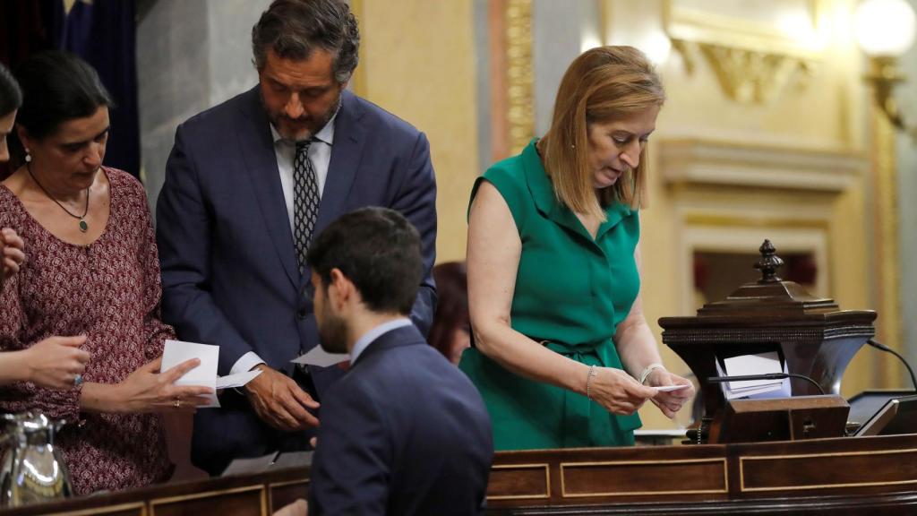 Momento de una de las votaciones del Consejo de Administración de RTVE.