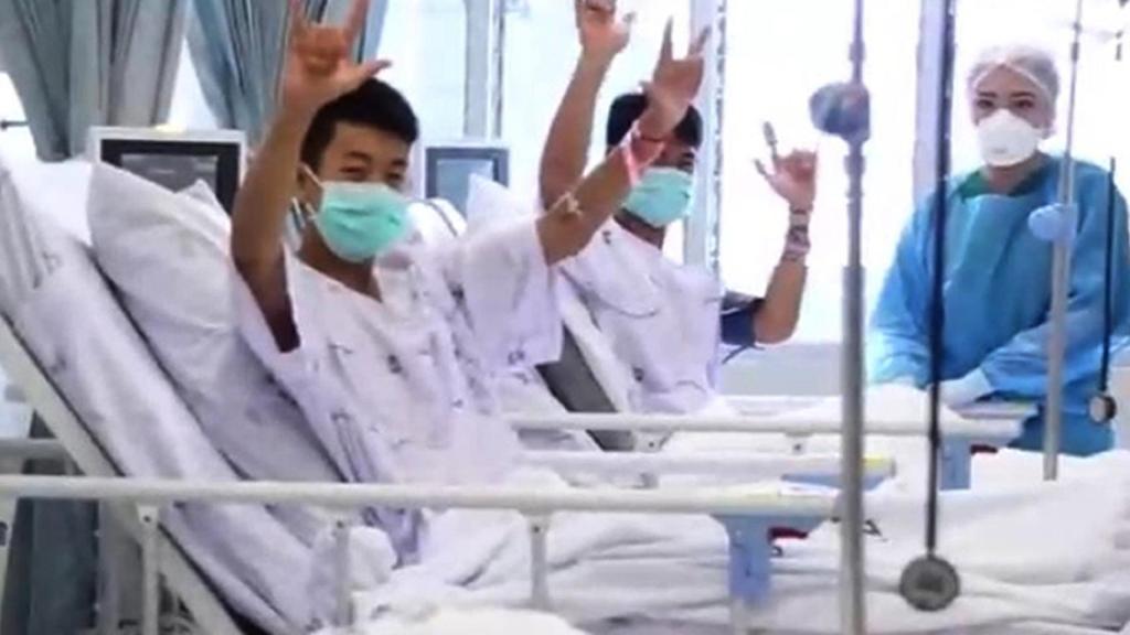 Algunos miembros del equipo en el hospital de Chiang Rai.