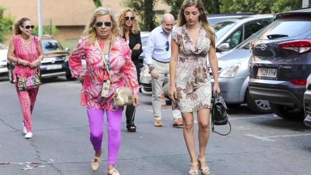 Carmen Borrego junto a su hija, Rocío Carrasco y su marido José Carlos.