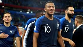 Mbappé durante un partido con Francia. Foto: Twitter (@equipedefrance).