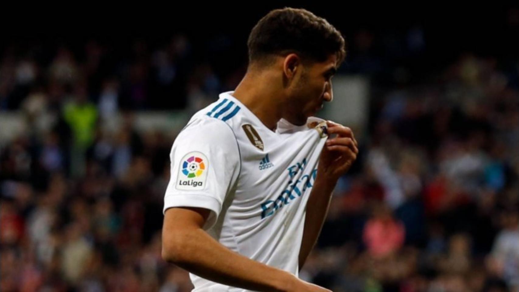 Achraf besa el escudo del Madrid tras su gol al Celta