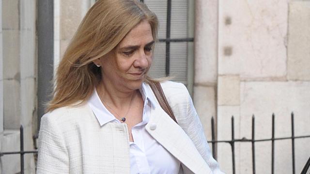 La infanta Cristina ya ha sido captada entrando a la cárcel.