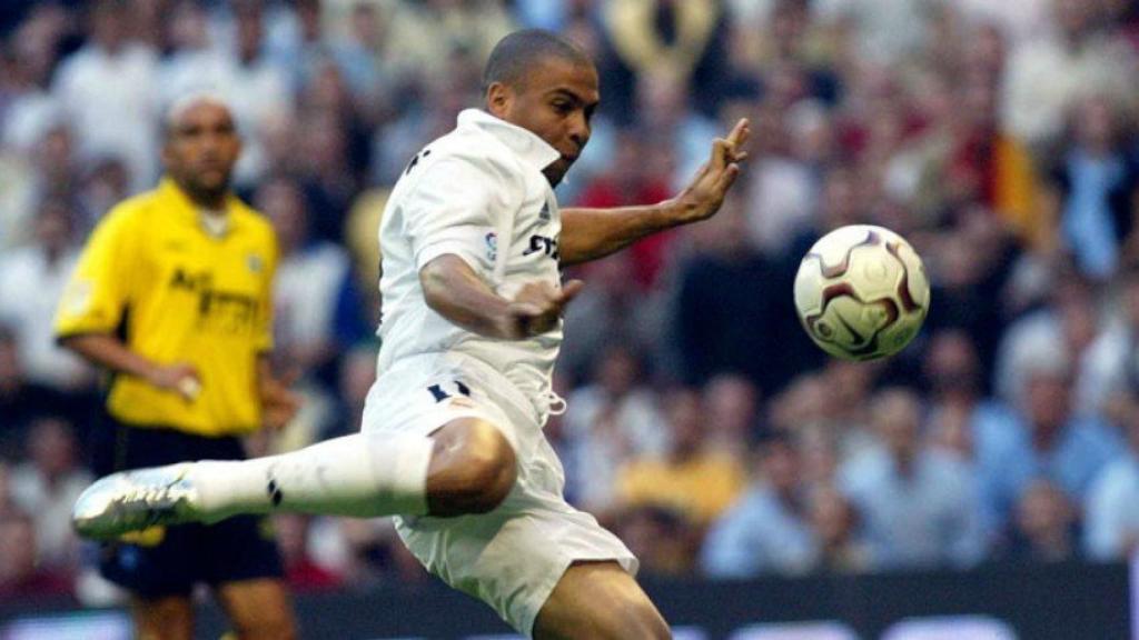 Ronaldo Nazario debutó con doblete con el Real Madrid