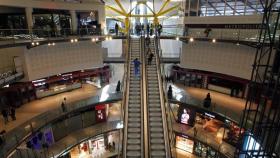 El interior de un centro comercial, en una imagen de archivo.