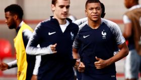 Mbappé y Griezmann durante los entrenamientos previos a la final.