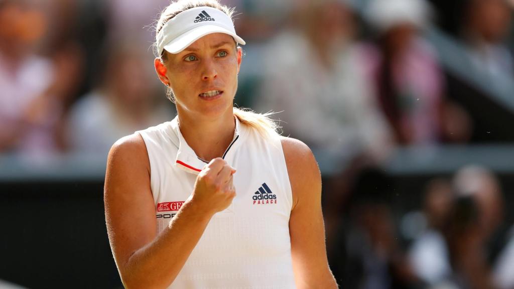 Angelique Kerber celebra su triunfo ante Serena Williams en Wimbledon.