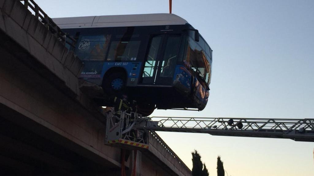 El autobús lanzadera siniestrado