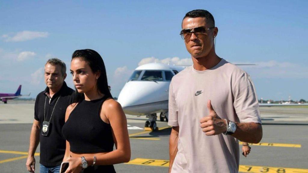 Cristiano llega a Italia. Foto Twitter (@juventusfc)