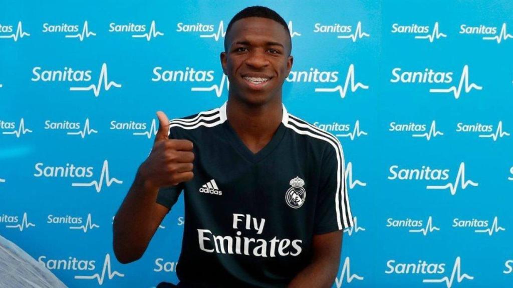 Vinicius pasa reconocimiento médico con el Real Madrid