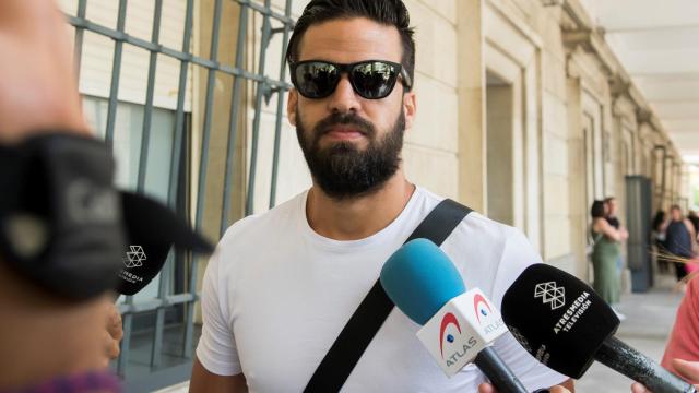 Antonio Manuel Guerrero, el guardia civil de 'La Manada', tras firmar en los juzgados de Sevilla.